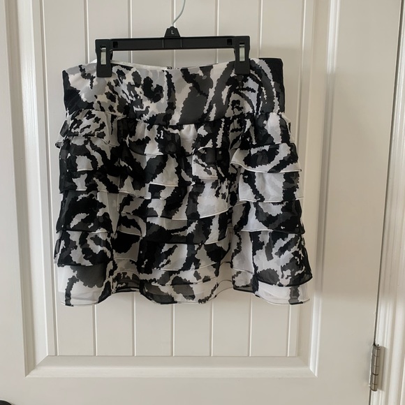 Express Ruffle Skirt - Picture 2 of 8